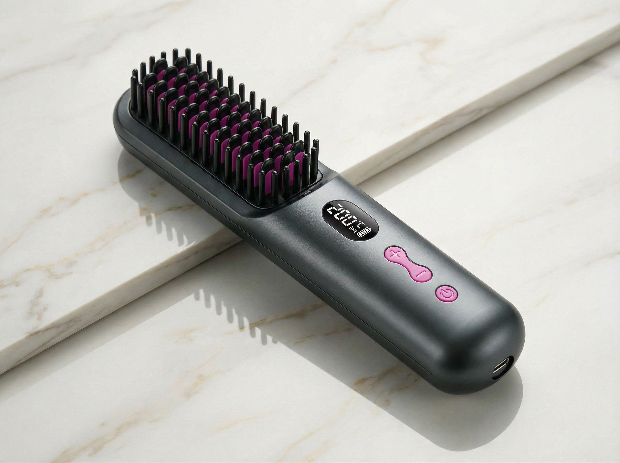 Portable ionic straightening brush - Compact hot brush for On-The-Go touch-ups